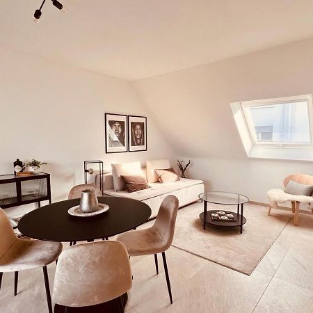 Apartment Am Schloss - Air Saarbrucken Bagian luar foto